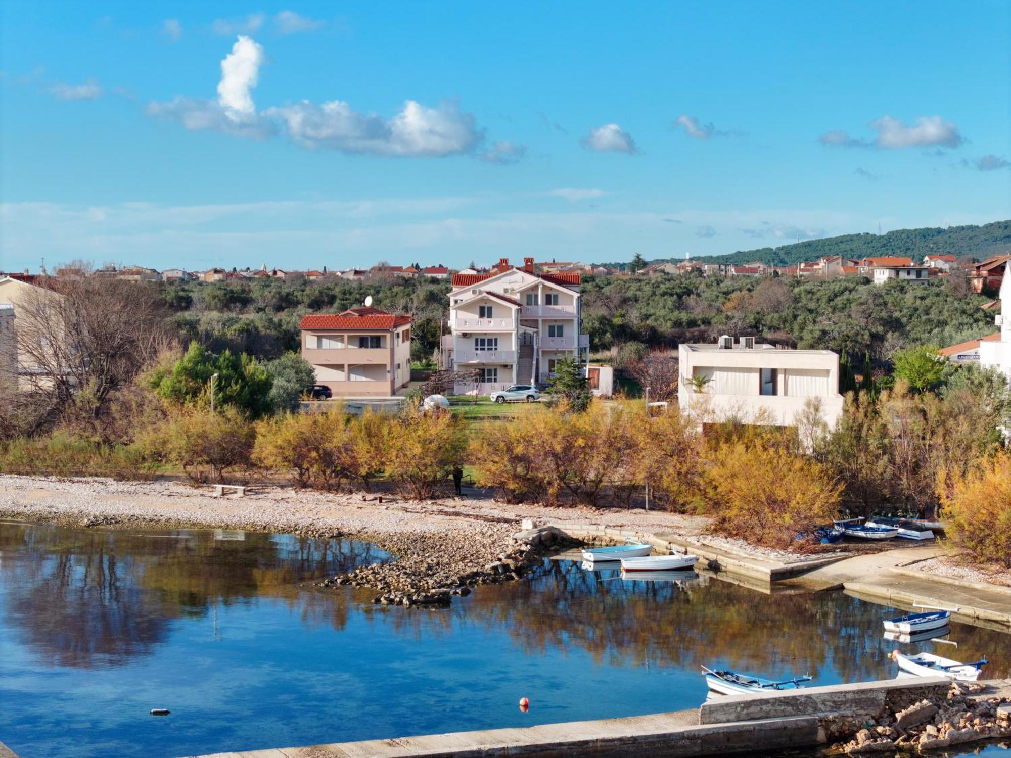Beachfront Apartments Jermen Sukošan Kültér fotó