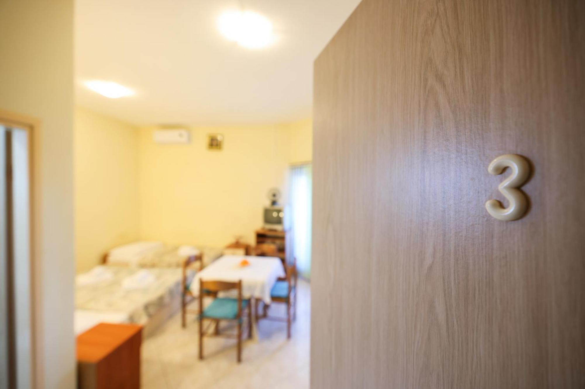 Beachfront Apartments Jermen Sukošan Kültér fotó