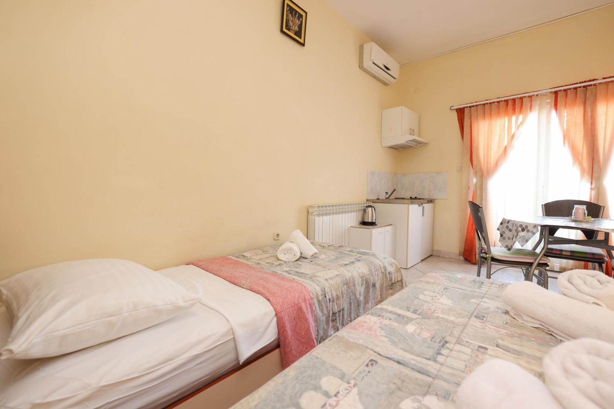 Beachfront Apartments Jermen Sukošan Kültér fotó