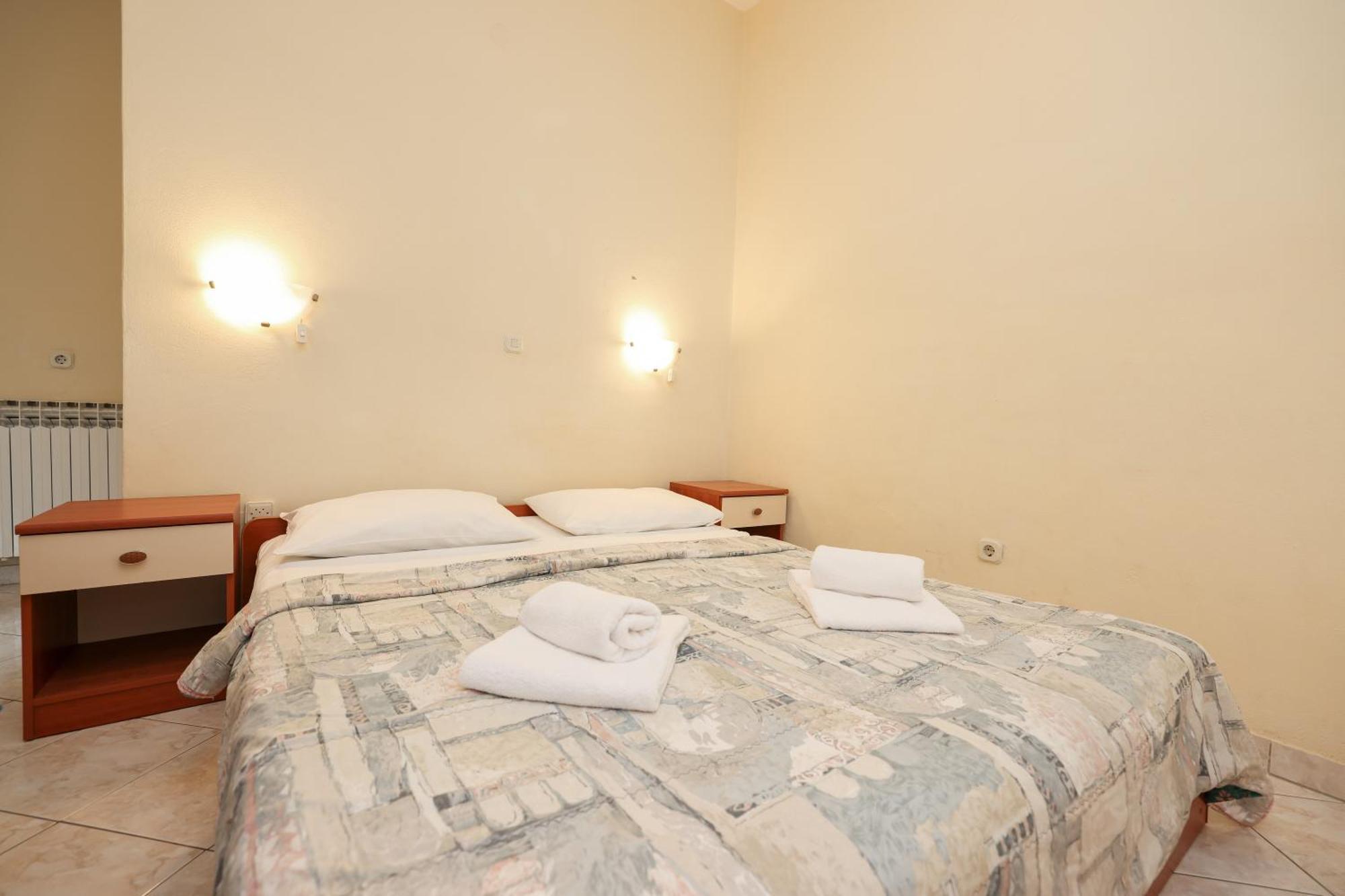 Beachfront Apartments Jermen Sukošan Kültér fotó