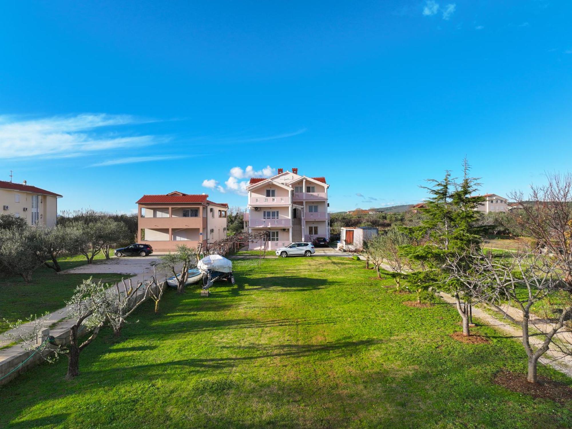 Beachfront Apartments Jermen Sukošan Kültér fotó